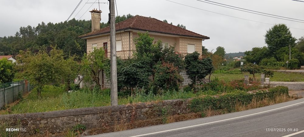 Moradia V3 em calvelo ponte de lima