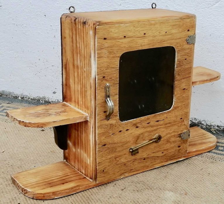 antiga farmácia transformada em chaveiro