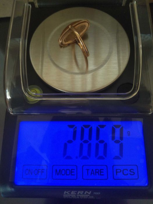 Кольцо из золота 583 пробы, с камнем янтарем, р. 17-17.5, 2,87 г, СССР