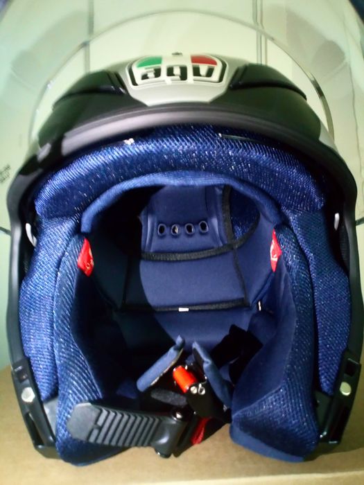 Capacete K5 jet, da AGV