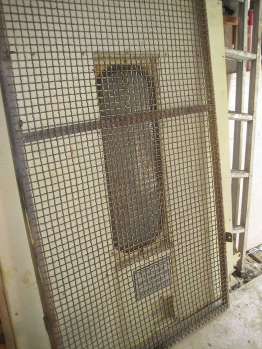 Продам 5 секций металлического забора (с сеткой) Материал- алюминий