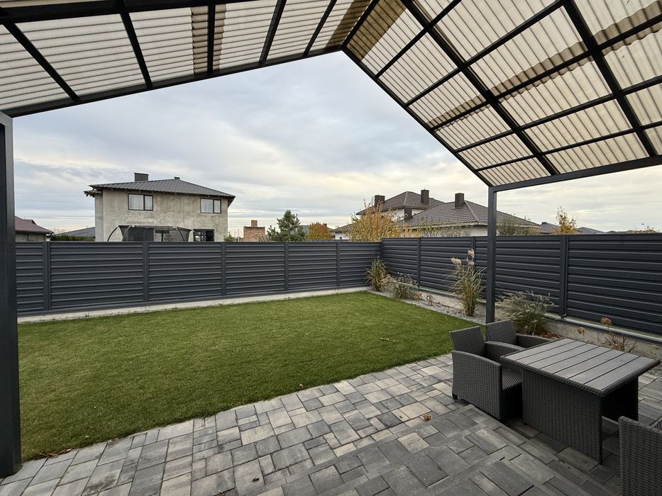 Продаж будинку з дизайнерським ремонтом та меблями у с.Боратин