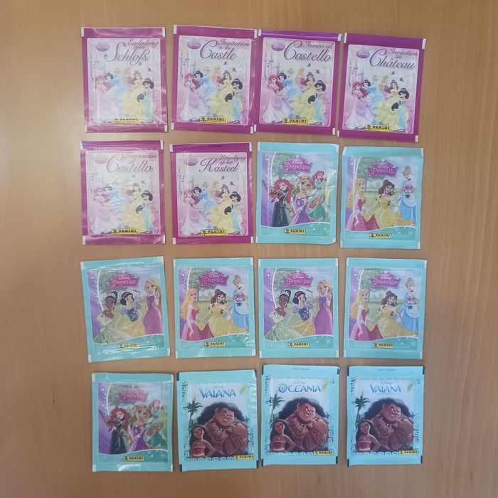 Lote x69 saquetas / carteiras de cromos diferentes
Panini e Topps