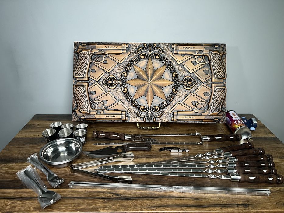 Деревʼяний кейс з шампурами