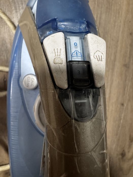 Продам праску Philips SteamGlide GC 3320