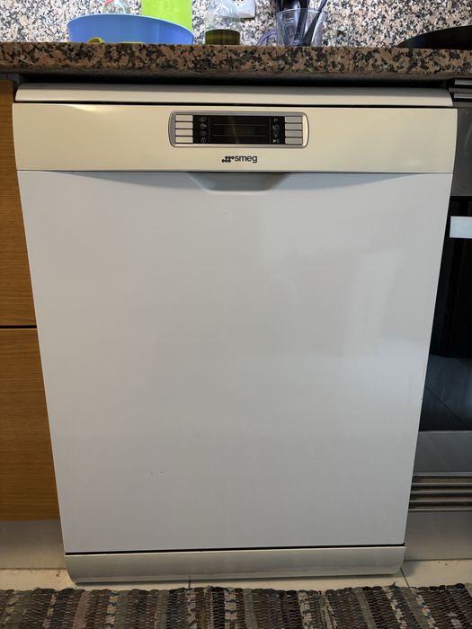 Maquina de lavar loiça Smeg - AVARIADA