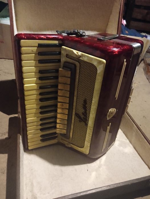 Музичний інструмент