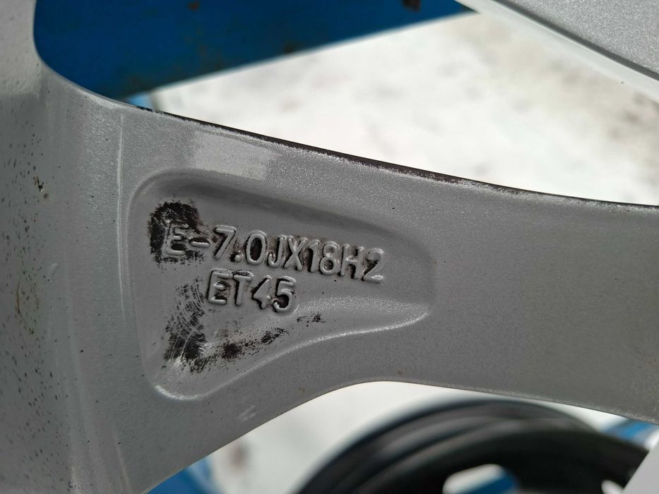 Оригінальні диски Ауді  5/112 R18 7J ET45 Audi 81A 601 025E .