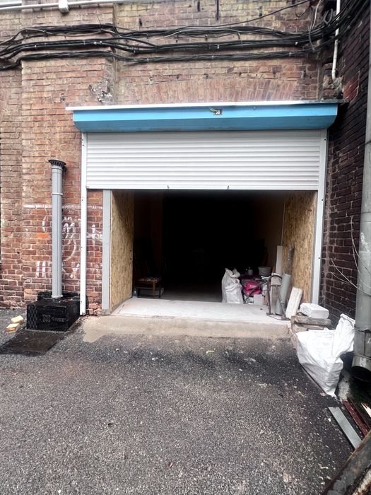 Гараж, 25 кв м. Центр, майдан Павлівлівський.