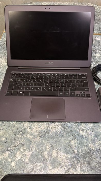Ультрабук (ноутбук) ASUS ZenBook UX305 13.3" QHD+ Intel Core M 8GB