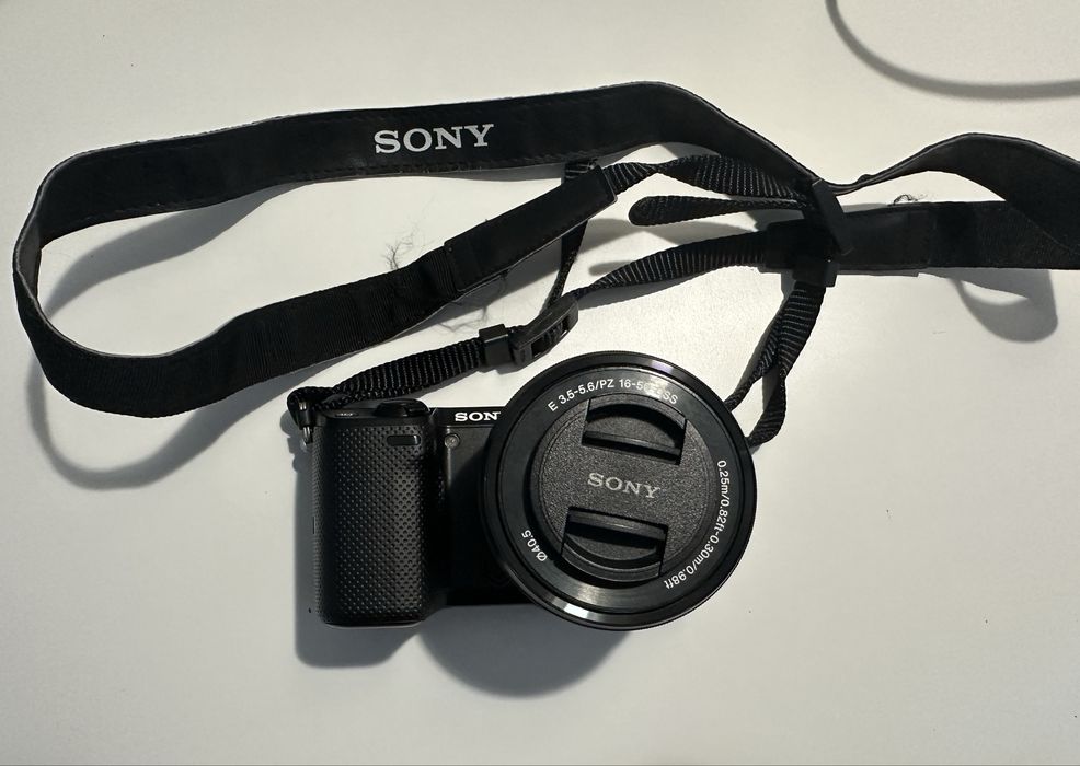 Фотоапарат Sony Alpha NEX-5t , обʼєктив 16-50mm