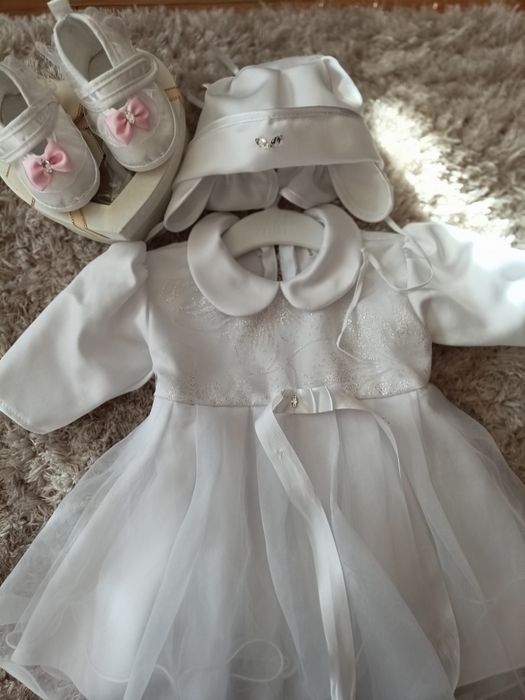 Sukienka do chrztu 62 z czapeczką i bucikami