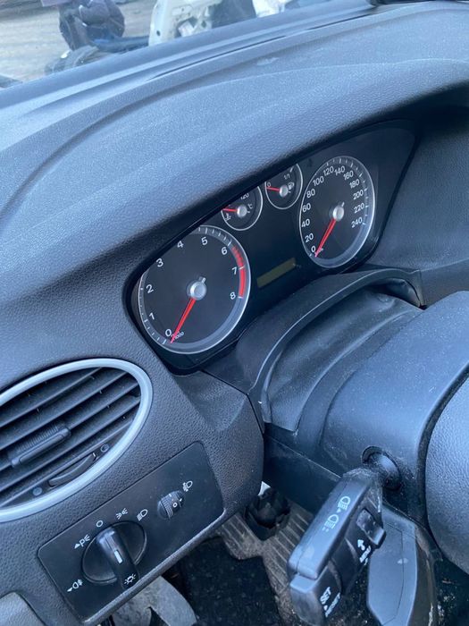 Форд Фокус 2 авторозборка Ford Focus mk2 мотор 1.6 кпп форсунка бампер