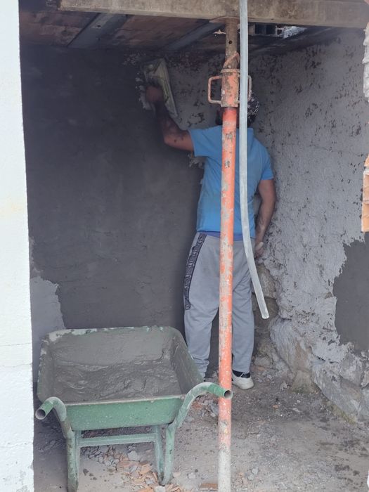 Serviços de pedreiro e trolha