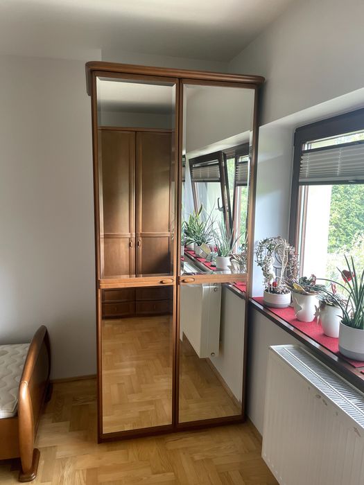 Komplet mebli drewnianych sypialnia, garderoba.