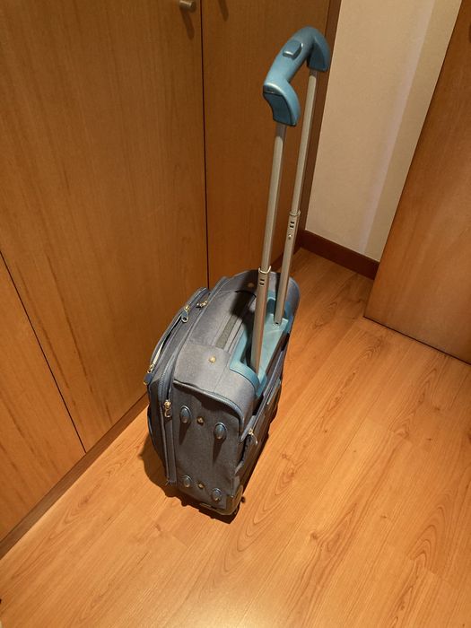 Mala viagem comely cabine