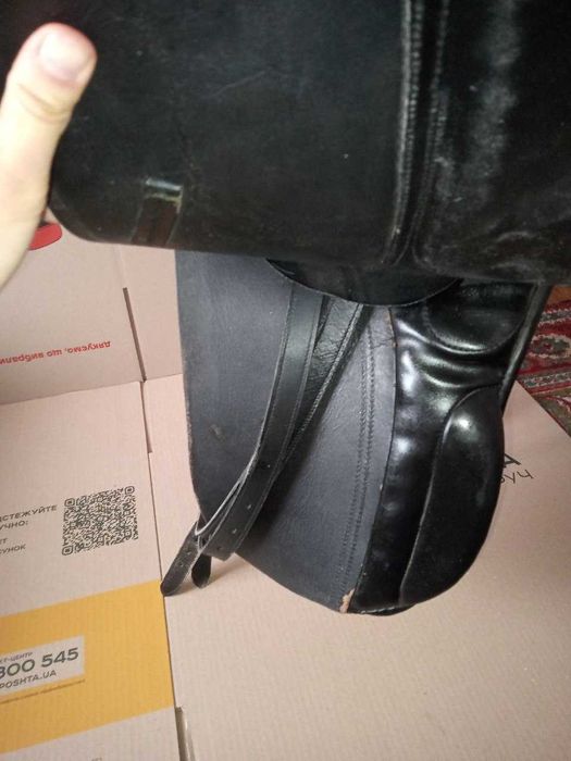 Продам  выездковое седло Rider для лошади б/у