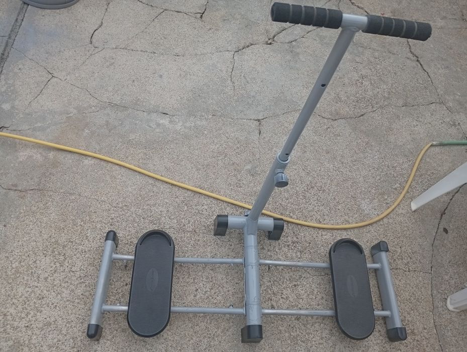 Leg and Glute Exercise Machine423918306854195200