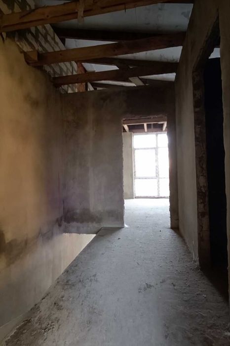 Продаж Таунхауса площею 90 м2 з великою земельною ділянкою.