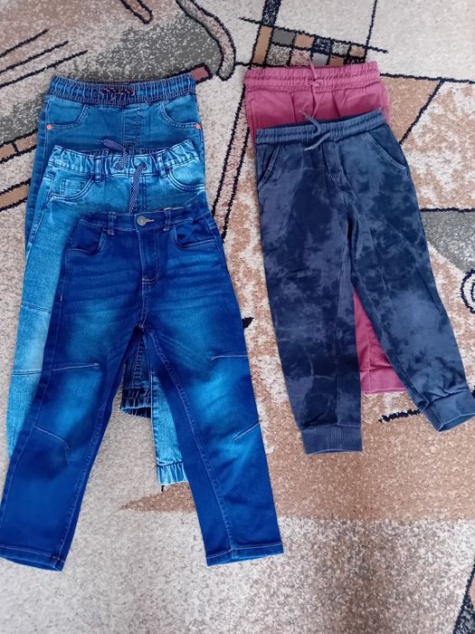 Komplet spodni r.110 różnych marek