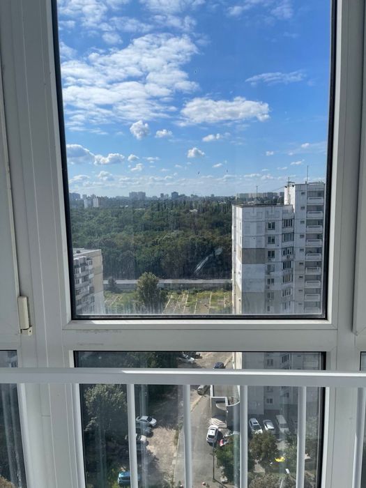 Подільський район, вул. Тираспольська 52, ЖК «Місто Квітів».