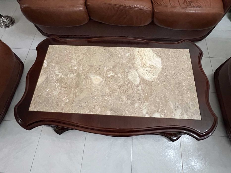Vendo Mesa de Apoio em Mogno com Pedra Mármore