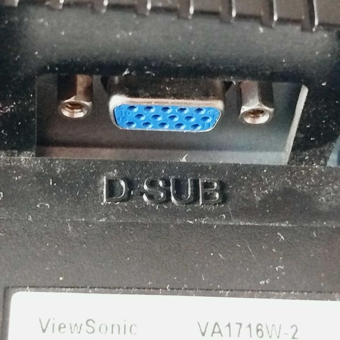 Монитор 17 дюймов Соник старенький но еще рабочий