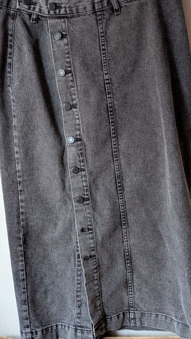 Продам джинсову спідницю, прямого крою