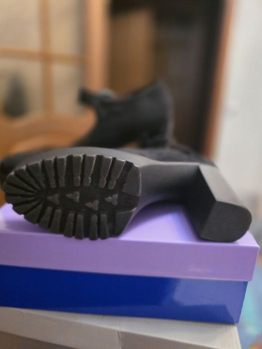 Жіночі туфлі Miroir