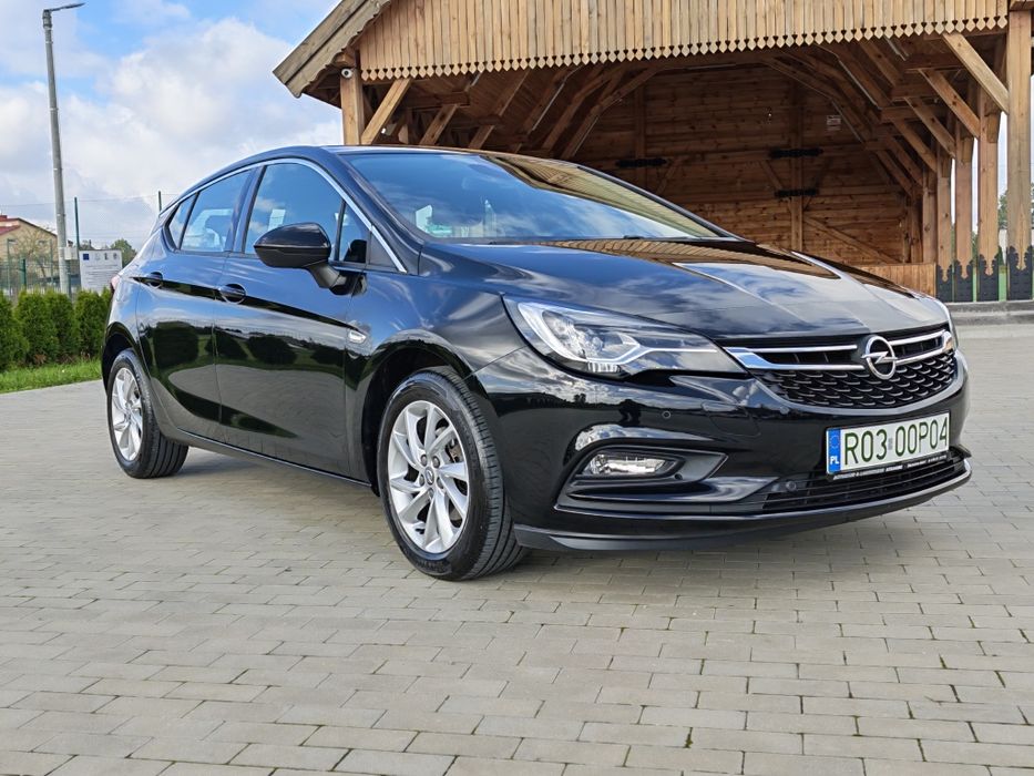 Opel Astra 1.4 b- rezerwacja