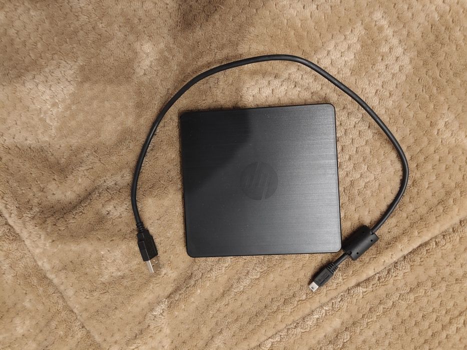 External CD Reader476539133132154880