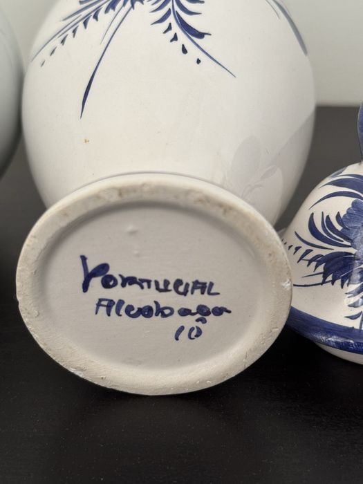 Pote em Porcelana de Alcobaça – Pintado à Mão, 19 cm