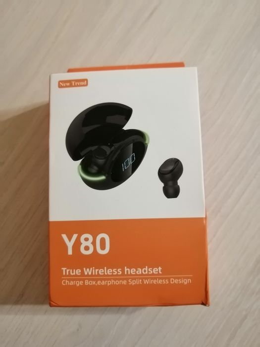 Продам навушники Y80