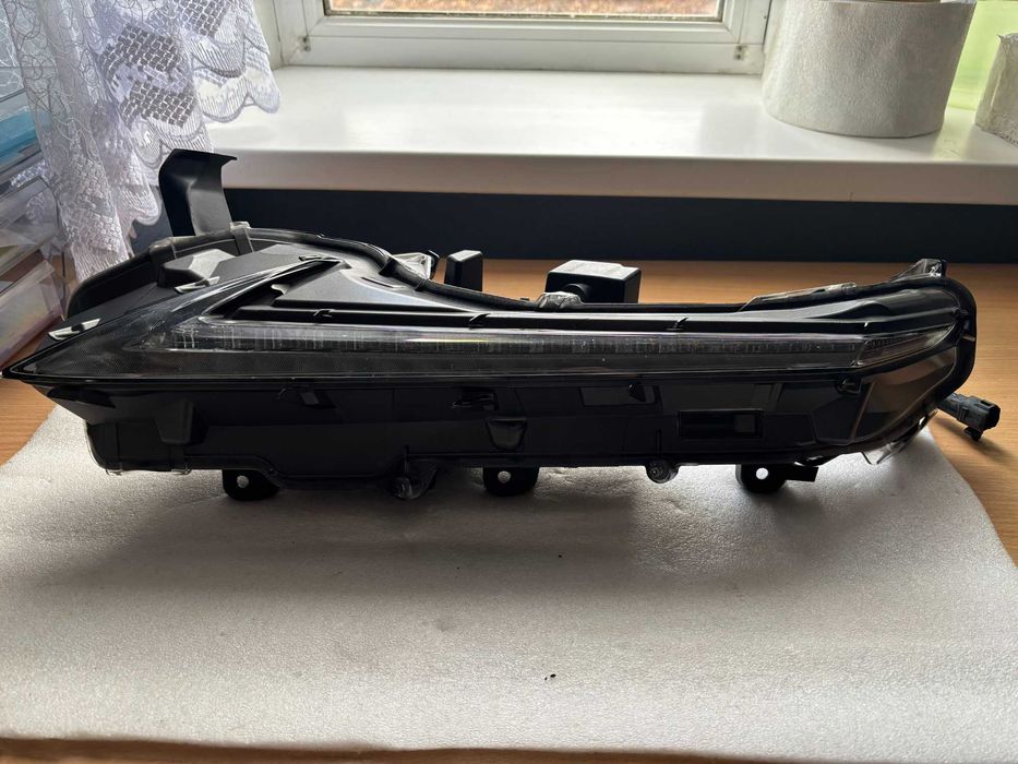 Оригінальний лівий, правий ДХО Lexus NX 2015-2021 USA