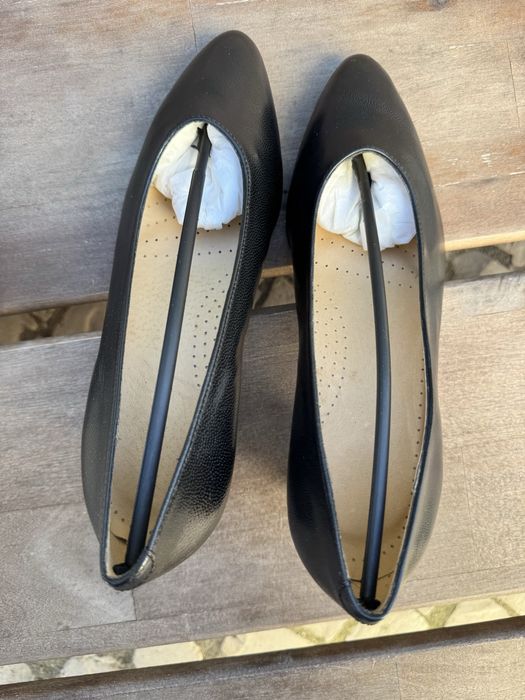 Sapatos salto pretos
