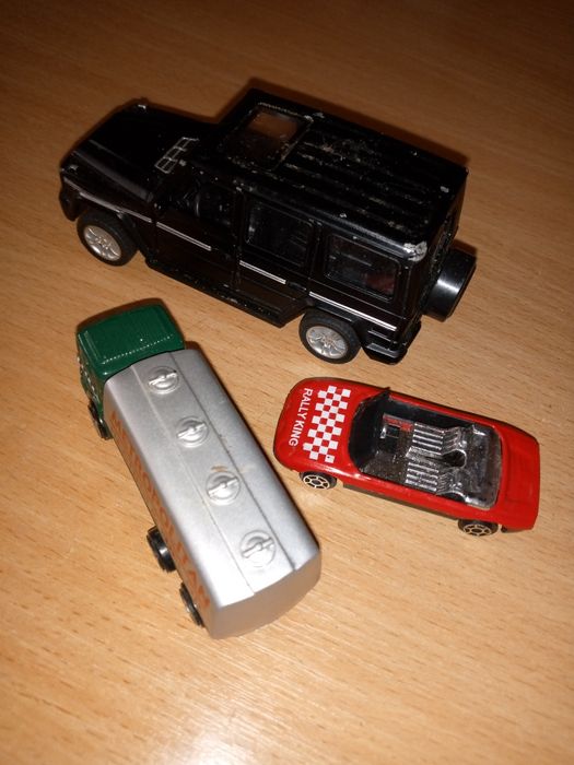 Продам машинки игрушечные