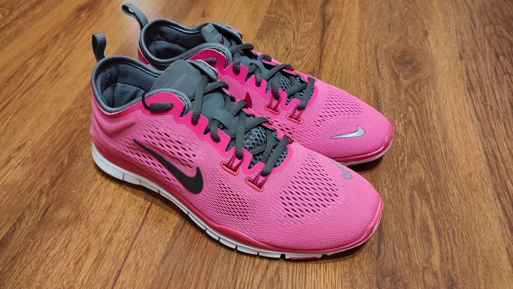 Нові кросівки Nike Free 5.0 37-38р 23,5-24см оригінал рожеві дівчинці в школу