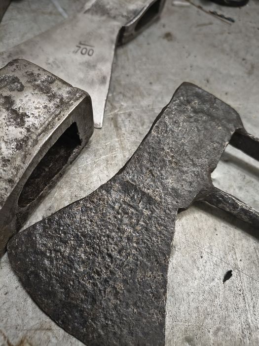 Siekiera kuta siekiery sygnowane stare 13 sztuk