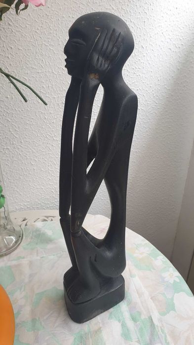 Estátua artesanal Pensador Africano 40cm altura