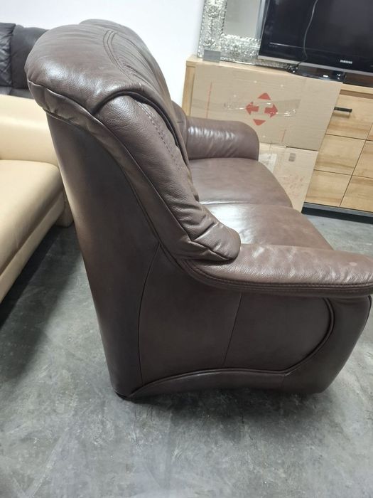 Шкіряний комплект меблів (3+2): Диван та софа у відмінному стані