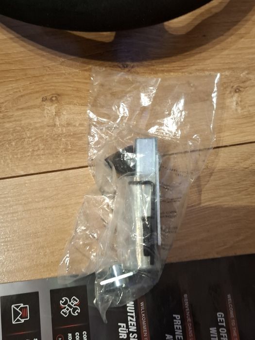 Thrustmaster t300 alcantata edition