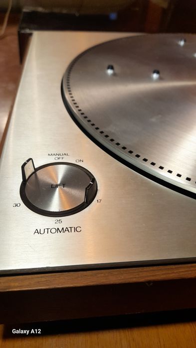 Gira-discos Bang & Olufsen Beogram 1202