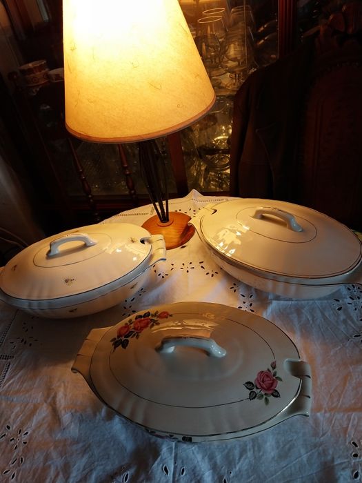 3 terrinas ja com alguns anos da Fábrica  de Sacavém