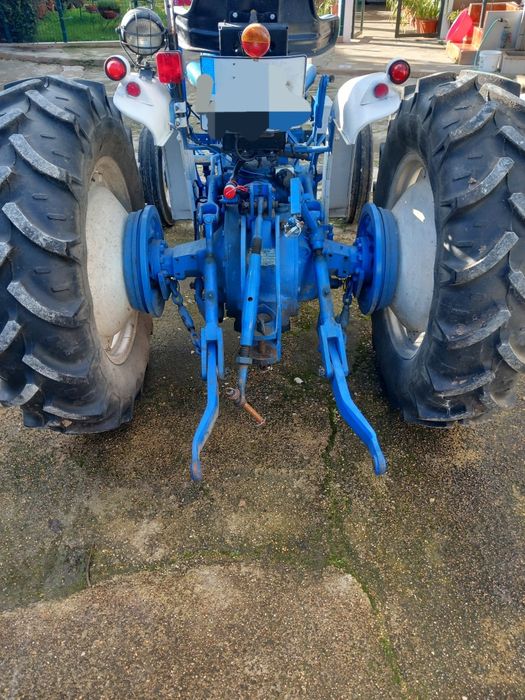 Trator agricola Ford 2600