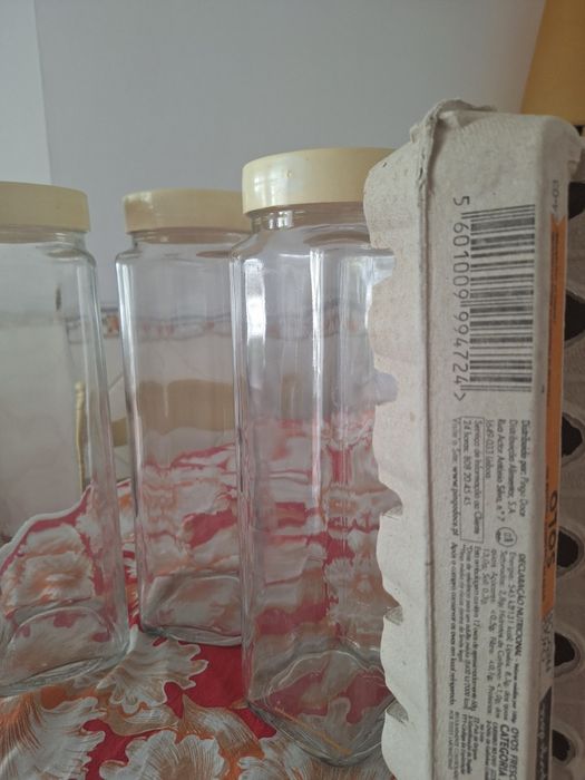 8 Storage Jars485192126768107521