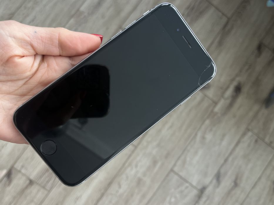 Телефон Iphone 6s
