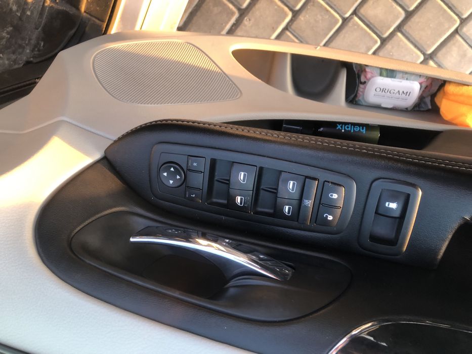 Chrysler town country