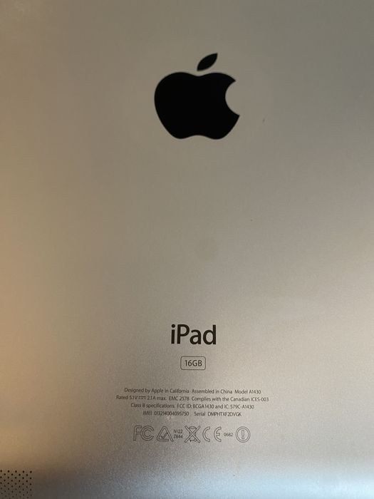 Ipad cellular wi fi 16 GB white