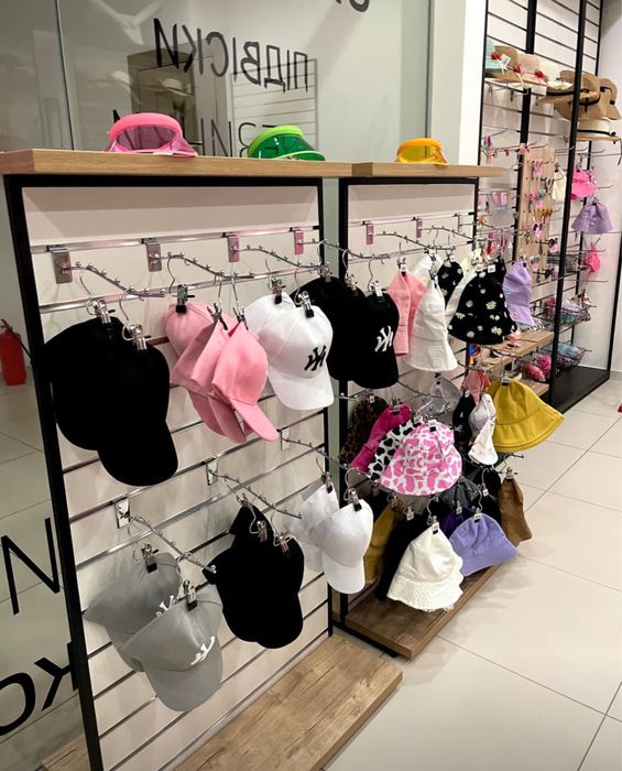 Торгові меблі для магазину та шоуруму, повний комплект, ідеальний стан