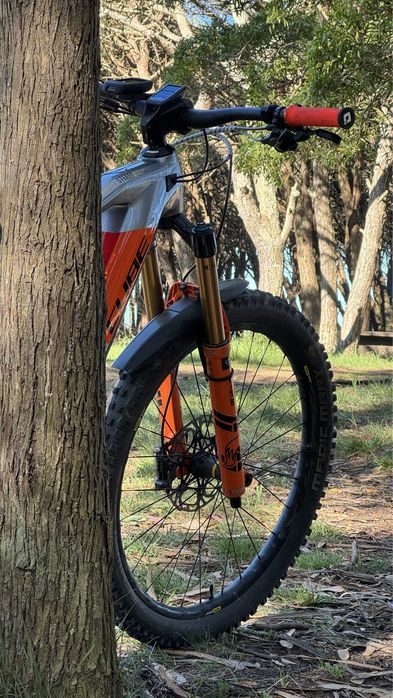 Cube Stereo 160 action team